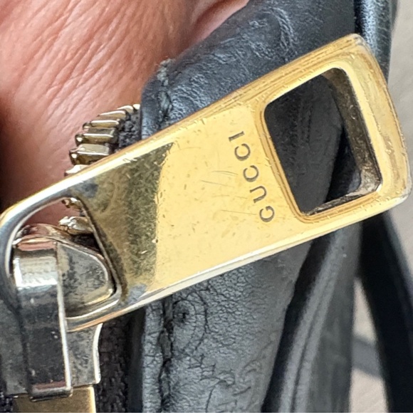Gucci embossed black leather camera bag. - Picture 8 of 8